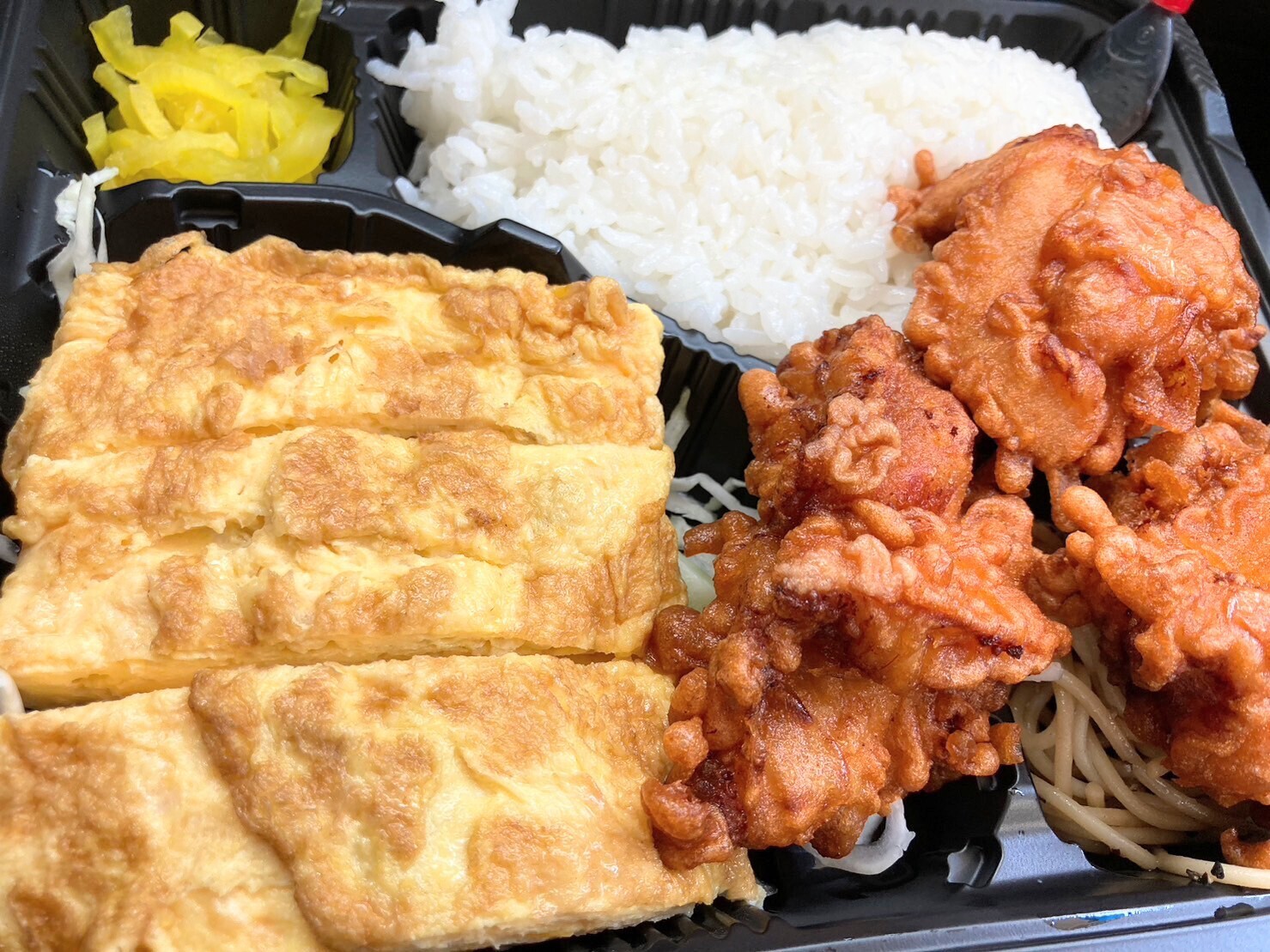 大阪デカ盛り弁当　ランチBOX画像引用